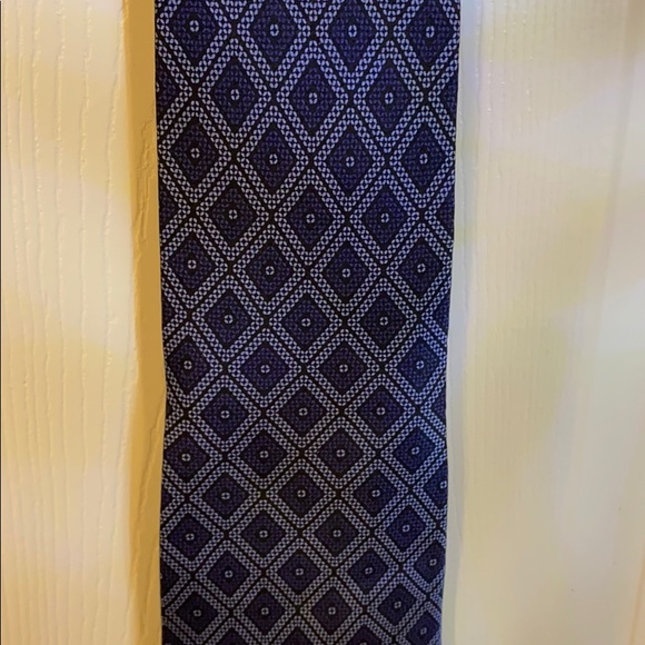 Tie - Picture 2 of 3